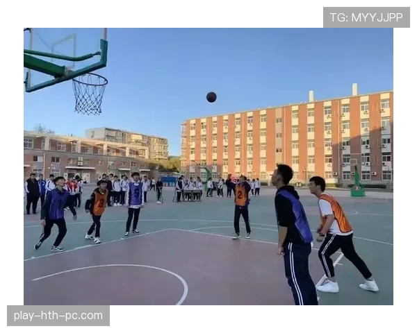 篮球比赛中的脚踢球违例如何正确判罚与避免实战应用分析